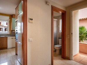 Towels - House in Creixell: Private Pool, Parking, Terrace, Air Conditioning, Sleeps 8 (Creixell)