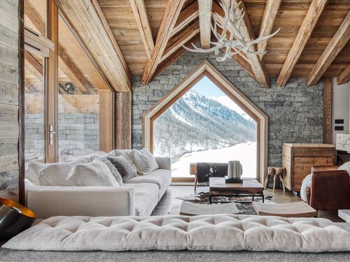 Luxury chalet with pool, sauna, hammam, cinema, and game room