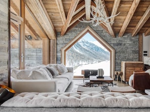 TV, peis og stereoanlegg