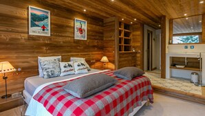 2 bedrooms, free WiFi, bed sheets - Spacious 3-BR Duplex with South Balcony, WiFi, Parking, Ski Storage, Near Slopes (Val-d'Isère)