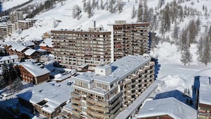 Exterior - Spacious 3-BR Duplex with South Balcony, WiFi, Parking, Ski Storage, Near Slopes (Val-d'Isère)