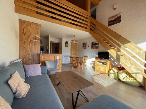 Spacious duplex at the foot of the slopes, private parking