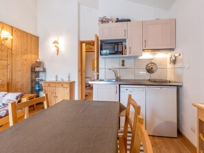 Réfrigérateur, four, plaque de cuisson, lave-vaisselle