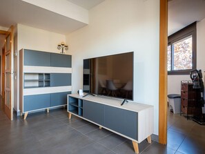 Interior - Family apartment 2 bedrooms, terrace, near beach, parking, pool (Torredembarra)