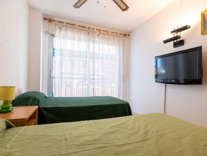 2 bedrooms, bed sheets