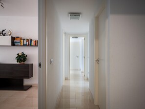 Interior - 2-Bedroom Apartment with Pool and Parking 250m from the Beach (Torredembarra)