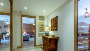 Room - Spacious 3-Room Apartment with Balcony, Parking, and WiFi in Val-d'Isère (Val-d'Isère)