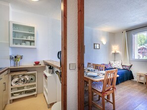 2 bedrooms, free WiFi, bed sheets - Cozy and Well-Maintained Apartment Near Center and Slopes in Val-d'Isère (Val-d'Isère)