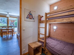 1 bedroom, free WiFi, bed sheets - Cozy, Well-Maintained Apartment at the Foot of the Slopes with Parking (Val-d'Isère)