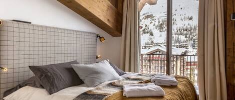 4 bedrooms, free WiFi, bed sheets