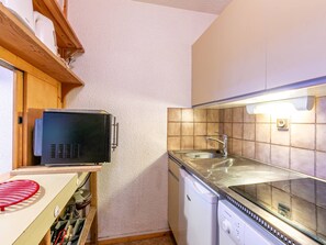 Private kitchen - Cozy apartment with WiFi, parking, and pets welcome in Val d'Isère (Val-d'Isère)
