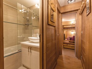 Hair dryer, towels - Exquisite and Cozy Apartment with WiFi and Garage in Val-d'Isère (Val-d'Isère)