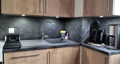 Appartement familial pour 6 personnes avec terrasse, parking gratuit et proche des navettes