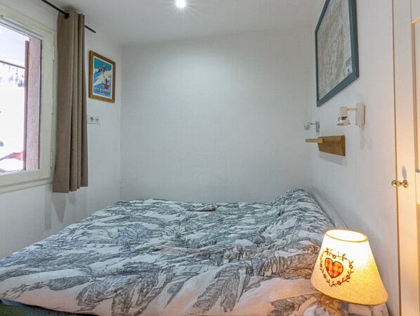Room - Charming ski-in/ski-out apartment with wifi (Val-d'Isère)