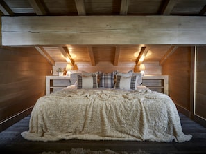 4 bedrooms, free WiFi, bed sheets