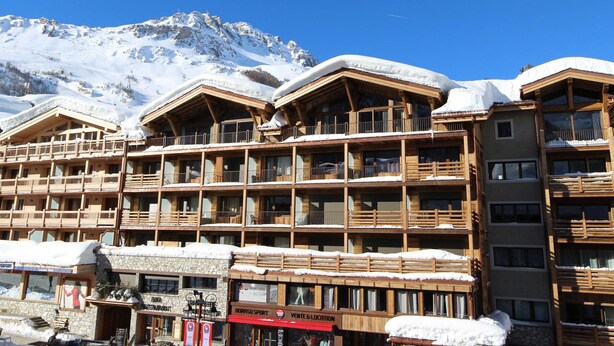 Unclassified image, 1 of 19, button - Modern Studio with Balcony, Ski-In/Ski-Out, and Free WiFi in Val-d'Isère (Val-d'Isère)