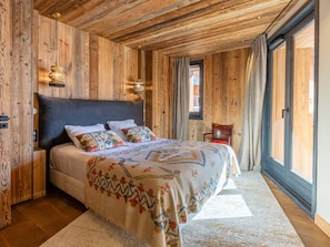 4 bedrooms, free WiFi, bed sheets