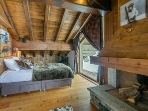 4 bedrooms, free WiFi, bed sheets