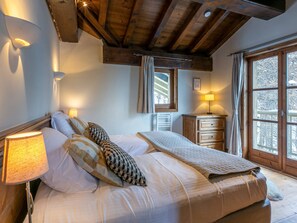 4 bedrooms, free WiFi, bed sheets - Luxury apartment with pool, parking and WIFI in Val-d'Isère (Val-d'Isère)