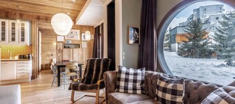 Ski-in/Ski-out Apartment, South Balcony, Wi-Fi, Pets Allowed