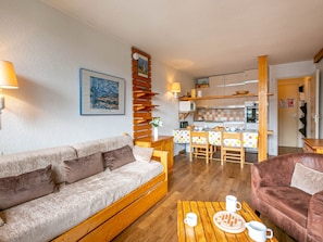 TV - Cozy ski-in/out apartment 4 ppl La Daille area (Val-d'Isère)