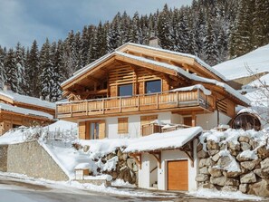Exterior - 5★ Chalet, 10 people, outdoor spa & sauna, 230m from slopes (La Clusaz)