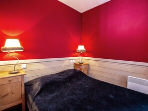 2 多间卧室、免费 WiFi、床单