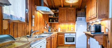 Frigorífic, microones, forn i placa de cuina