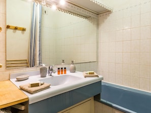 Towels - Cozy Apartment with Personalized Decor and Covered Parking in Val-d'Isère (Val-d'Isère)