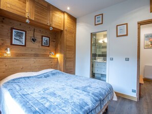 2 bedrooms, free WiFi, bed sheets - Charming, Fully Renovated Apartment with High-Quality Amenities, Ideal Location in Val-d'Isère (Val-d'Isère)