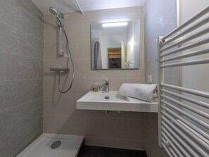 Hårtørrer, håndklæder