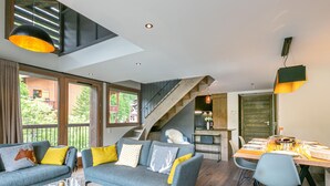 Unclassified image, 2 of 18, button - Elegant Duplex Apartment with Great Light, WiFi, and Parking in Val-d'Isère (Val-d'Isère)