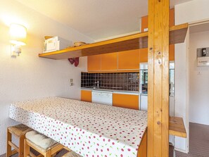 Dining - Comfortable ski-in/ski-out apartment, pets allowed in Val-d'Isère (Val-d'Isère)