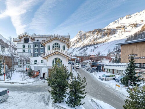 Appartement central et lumineux à Val-d'Isère, proche des pistes et commodités