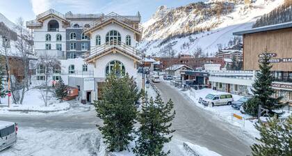 Appartement central et lumineux à Val-d'Isère, proche des pistes et commodités