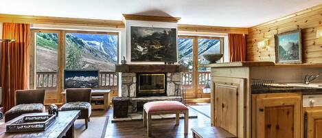 Télévision, cheminée