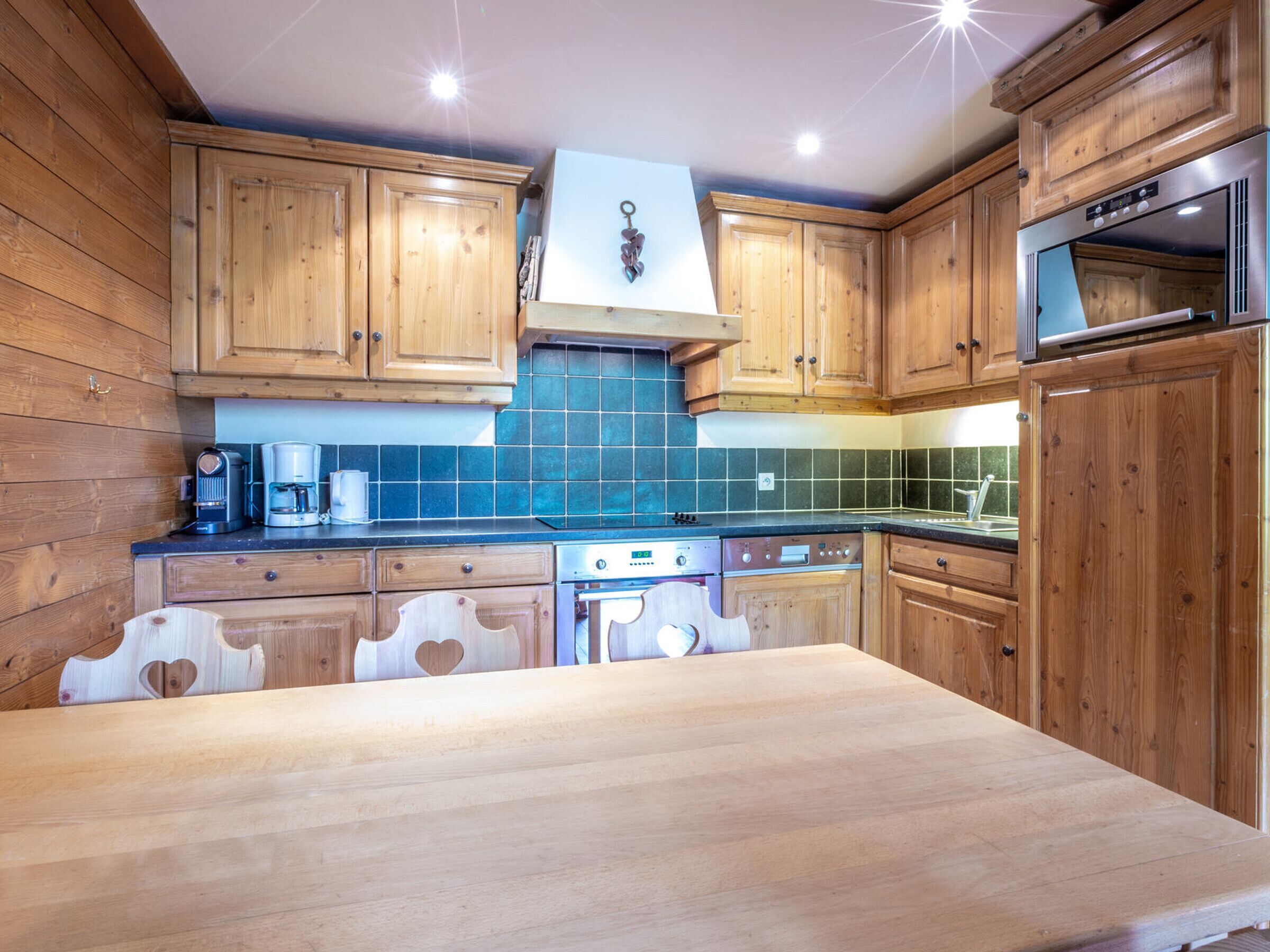 Refrigerador, microondas, horno y lavavajillas 