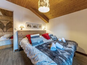 1 bedroom, free WiFi, bed sheets