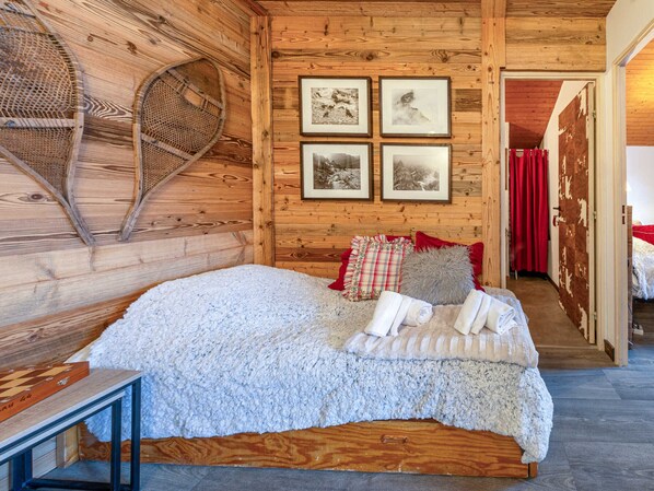 1 bedroom, free WiFi, bed sheets