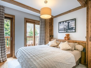 3 bedrooms, free WiFi, bed sheets