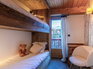 4 bedrooms, free WiFi, bed sheets