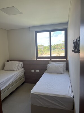 2 quartos, ferros/tábuas de passar roupa, Wi-Fi, roupa de cama