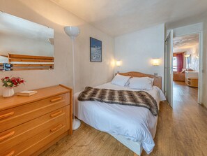 1 bedroom, free WiFi, bed sheets