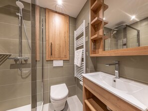 Séchoir à cheveux, serviettes fournies