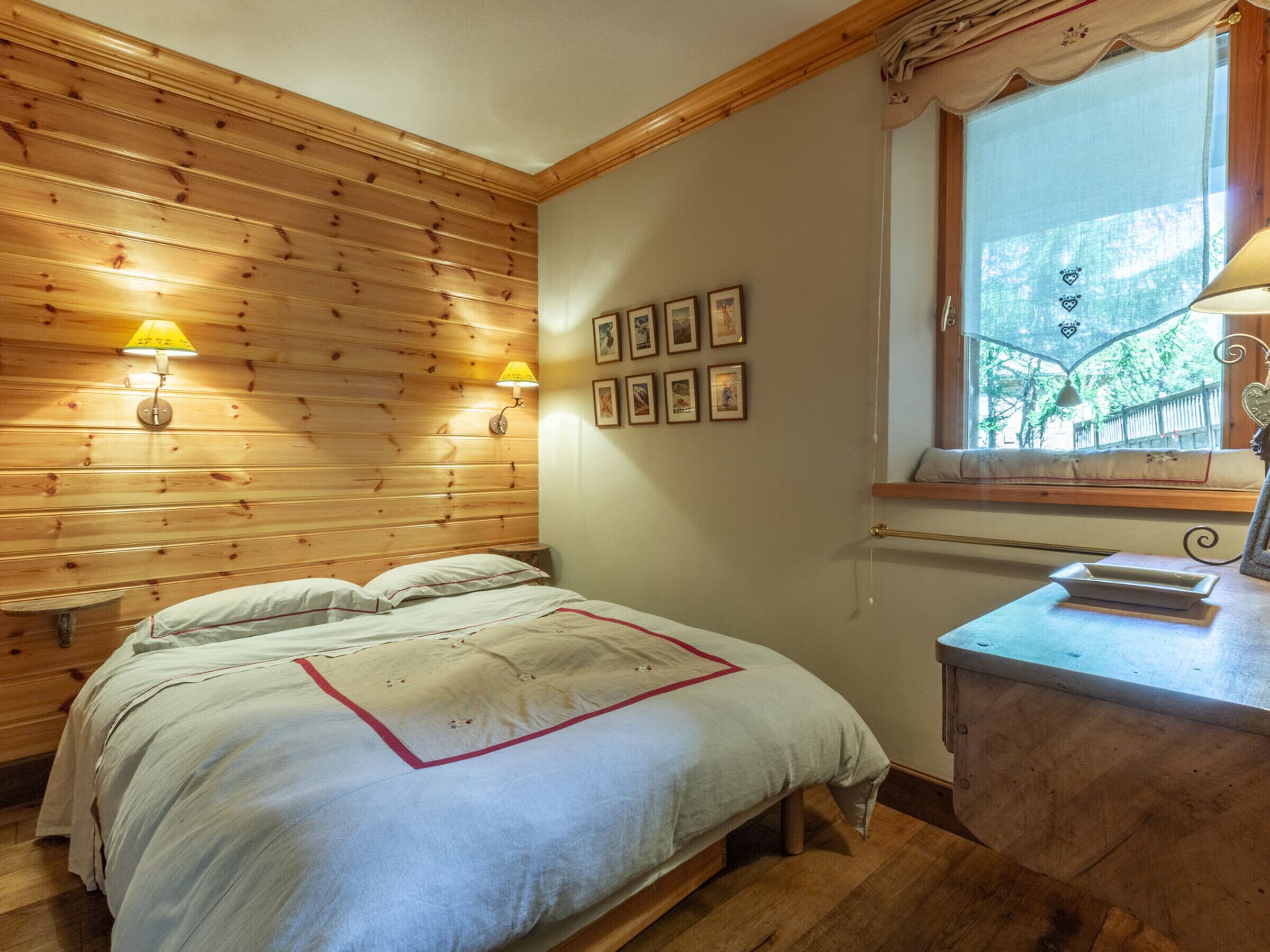 4 habitaciones, wifi gratis y ropa de cama 