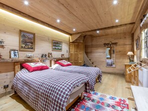 Room - Stunning High-End Mountain Apartment with Refined Charm in Val-d'Isère (Val-d'Isère)