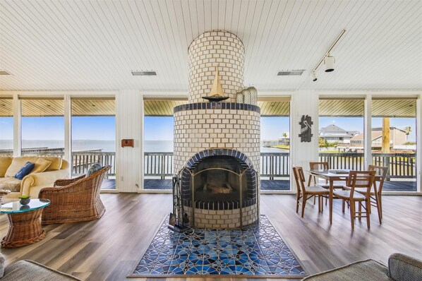 Casa, varias camas, cocina (Bayfront Retreat) | Interior