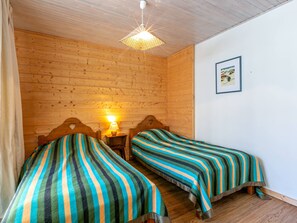 2 bedrooms, free WiFi, bed sheets