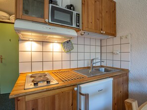 Fridge, microwave, coffee/tea maker, toaster