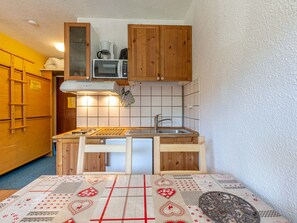 Fridge, microwave, coffee/tea maker, toaster